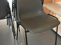 Partij stapelstoelen - afbeelding 3 van  4