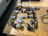 Partij stappenmotoren - afbeelding 1 van  5