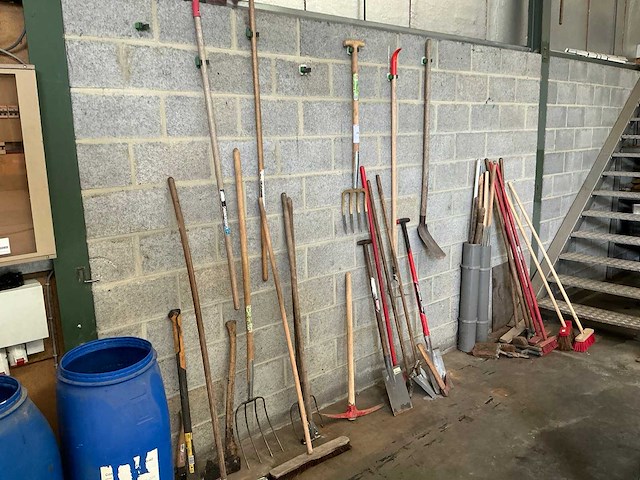 Partij steelgereedschappen - afbeelding 1 van  7