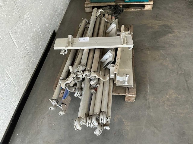 Partij steiger onderdelen - afbeelding 2 van  4