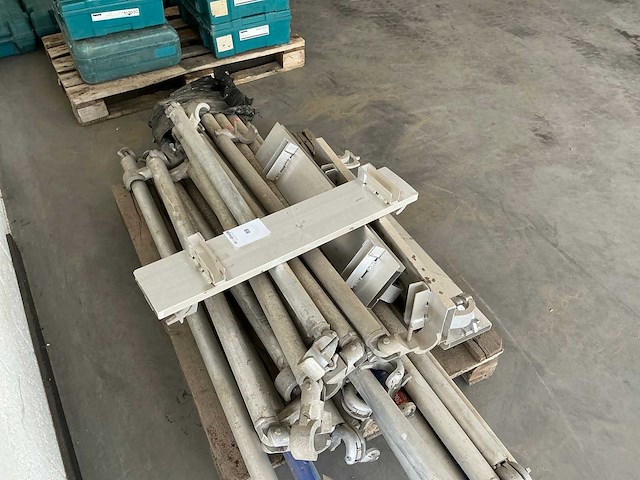 Partij steiger onderdelen - afbeelding 3 van  4