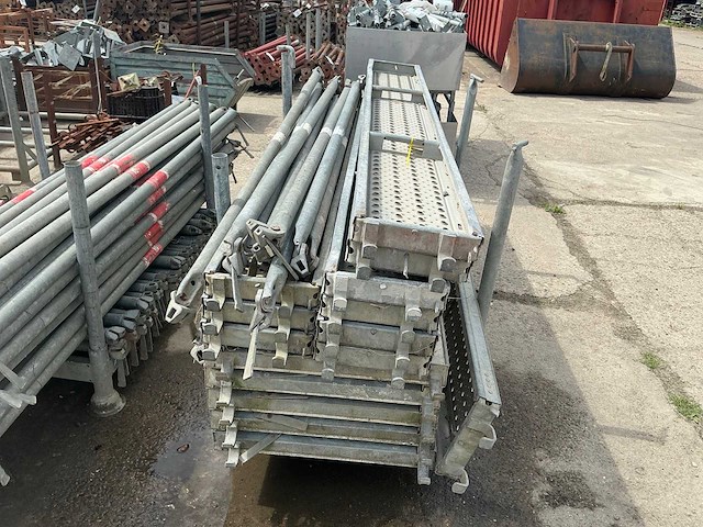 Partij steigermateriaal - afbeelding 2 van  8