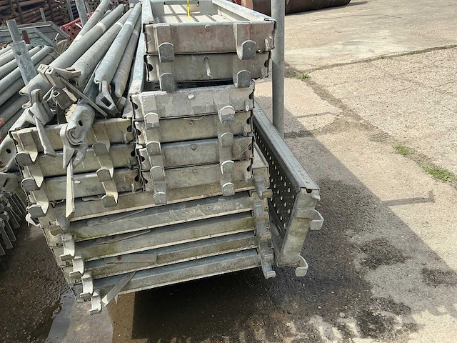 Partij steigermateriaal - afbeelding 4 van  8