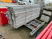 Partij steigermateriaal - afbeelding 1 van  7