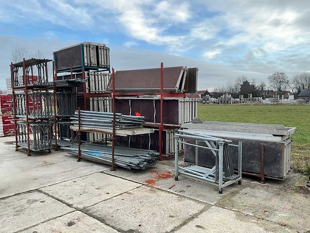 Partij steigermateriaal - afbeelding 1 van  25