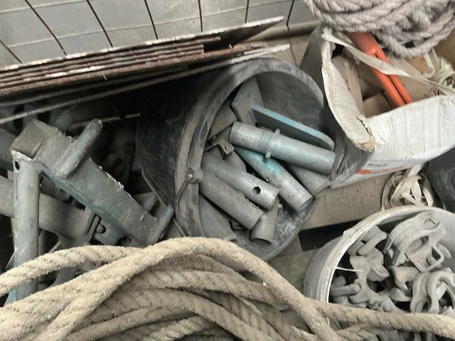 Partij steigeronderdelen en koord - afbeelding 5 van  10