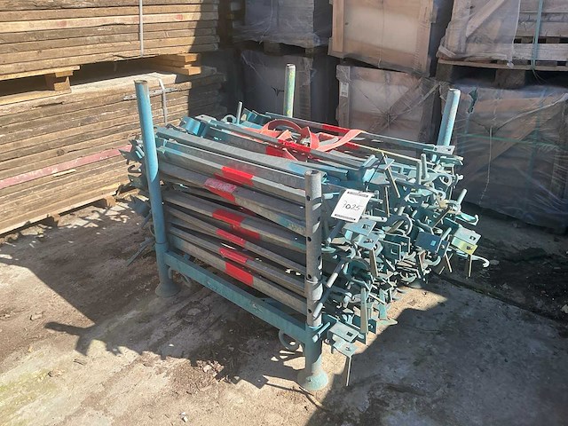 Partij steigeronderdelen - afbeelding 1 van  3