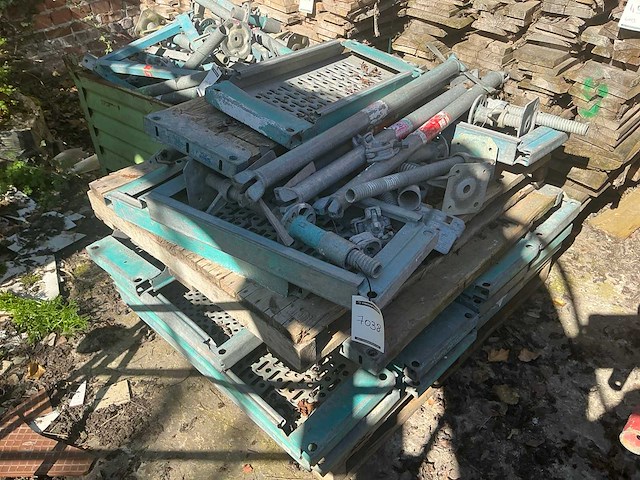 Partij steigeronderdelen - afbeelding 2 van  3