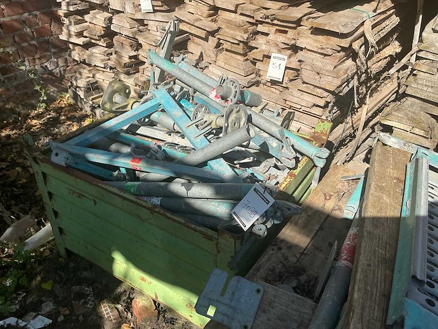 Partij steigeronderdelen - afbeelding 1 van  2