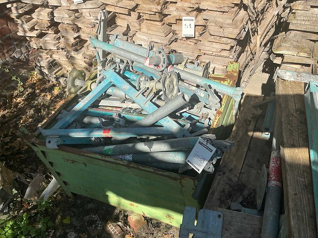 Partij steigeronderdelen - afbeelding 2 van  2