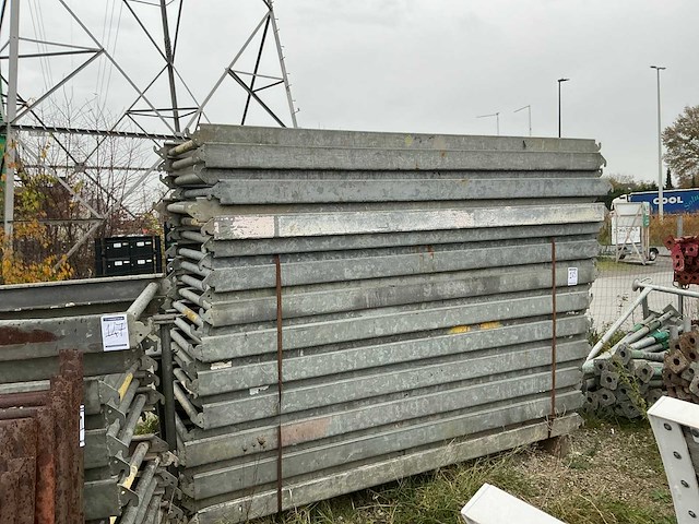 Partij steigeronderdelen - afbeelding 2 van  3