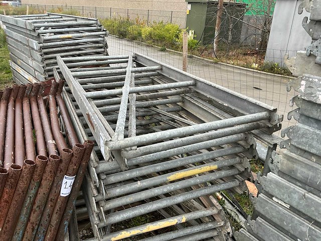 Partij steigeronderdelen - afbeelding 3 van  3