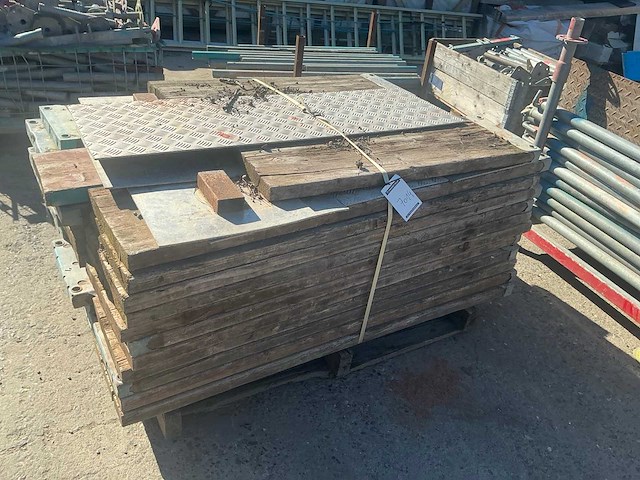 Partij steigerplanken - afbeelding 1 van  3