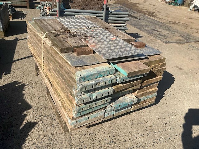 Partij steigerplanken - afbeelding 3 van  3