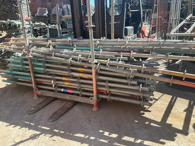 Partij steigersteunen - afbeelding 2 van  4