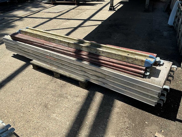 Partij stellingmateriaal - afbeelding 1 van  4