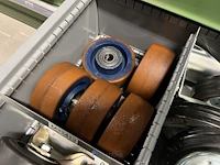Partij stelschroeven, zwenkwielen en bevestigingsmateriaal - afbeelding 5 van  117