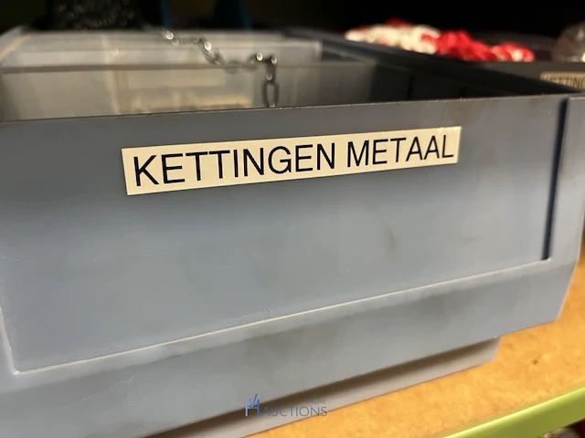 Partij stelschroeven, zwenkwielen en bevestigingsmateriaal - afbeelding 19 van  117
