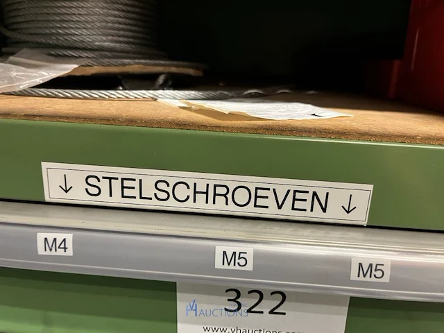 Partij stelschroeven, zwenkwielen en bevestigingsmateriaal - afbeelding 24 van  117