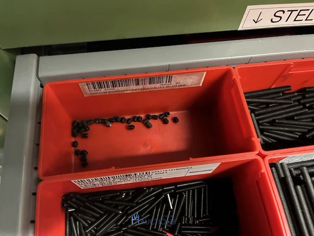 Partij stelschroeven, zwenkwielen en bevestigingsmateriaal - afbeelding 28 van  117
