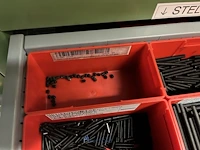 Partij stelschroeven, zwenkwielen en bevestigingsmateriaal - afbeelding 28 van  117