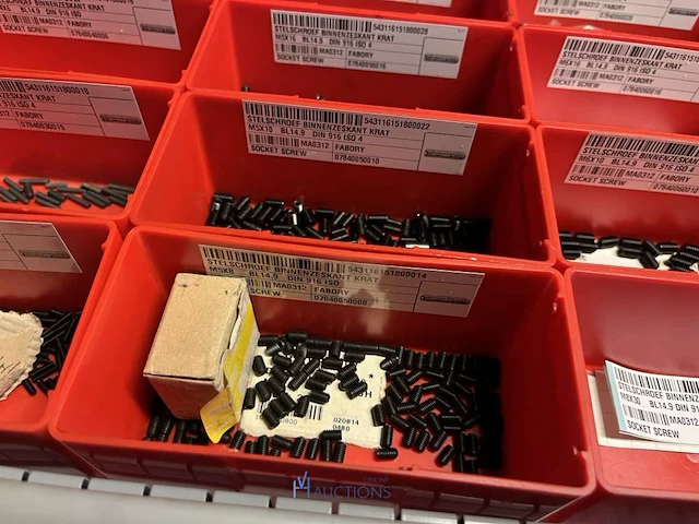 Partij stelschroeven, zwenkwielen en bevestigingsmateriaal - afbeelding 35 van  117