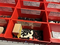 Partij stelschroeven, zwenkwielen en bevestigingsmateriaal - afbeelding 35 van  117