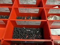 Partij stelschroeven, zwenkwielen en bevestigingsmateriaal - afbeelding 36 van  117