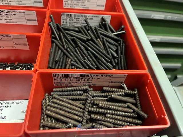 Partij stelschroeven, zwenkwielen en bevestigingsmateriaal - afbeelding 44 van  117