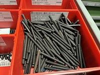 Partij stelschroeven, zwenkwielen en bevestigingsmateriaal - afbeelding 45 van  117