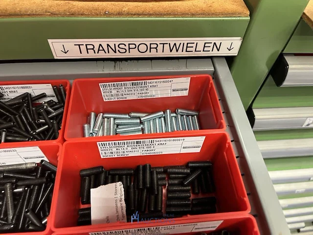 Partij stelschroeven, zwenkwielen en bevestigingsmateriaal - afbeelding 48 van  117