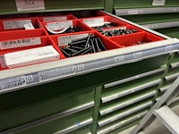 Partij stelschroeven, zwenkwielen en bevestigingsmateriaal - afbeelding 50 van  117