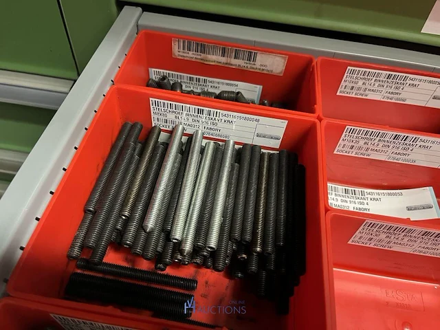 Partij stelschroeven, zwenkwielen en bevestigingsmateriaal - afbeelding 51 van  117
