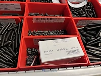 Partij stelschroeven, zwenkwielen en bevestigingsmateriaal - afbeelding 56 van  117