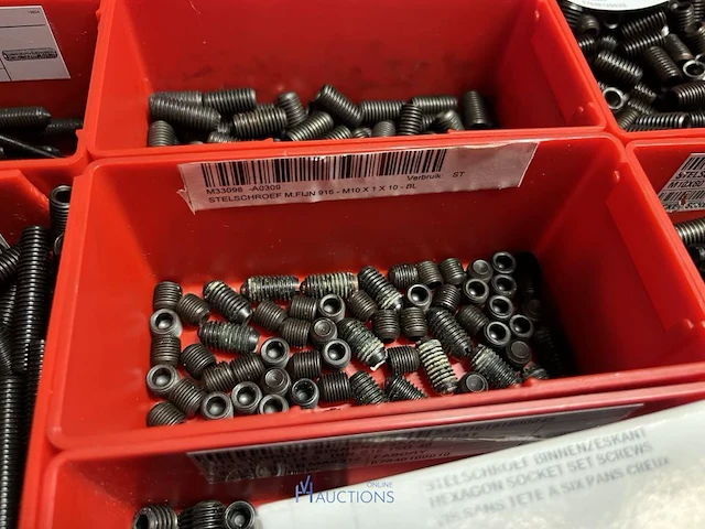 Partij stelschroeven, zwenkwielen en bevestigingsmateriaal - afbeelding 57 van  117