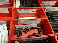 Partij stelschroeven, zwenkwielen en bevestigingsmateriaal - afbeelding 61 van  117