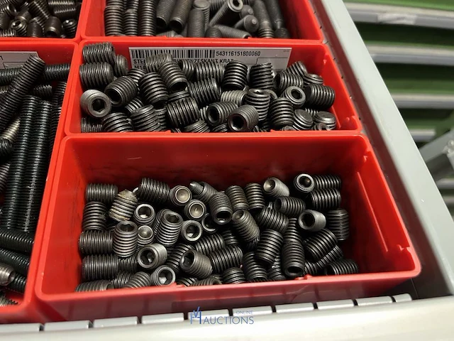 Partij stelschroeven, zwenkwielen en bevestigingsmateriaal - afbeelding 65 van  117