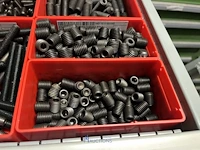 Partij stelschroeven, zwenkwielen en bevestigingsmateriaal - afbeelding 65 van  117