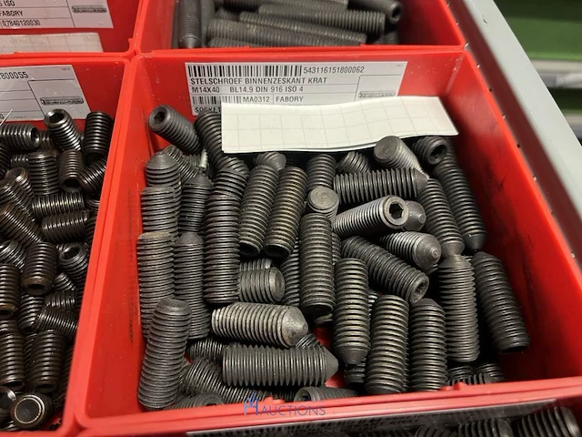 Partij stelschroeven, zwenkwielen en bevestigingsmateriaal - afbeelding 66 van  117