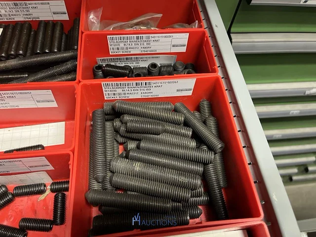 Partij stelschroeven, zwenkwielen en bevestigingsmateriaal - afbeelding 67 van  117
