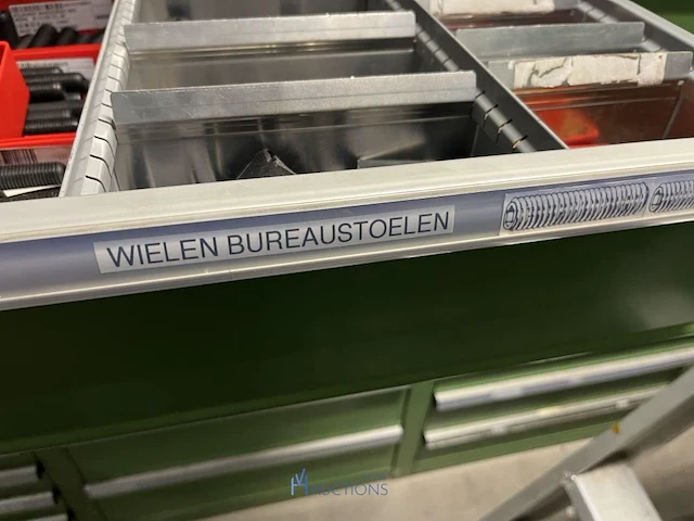 Partij stelschroeven, zwenkwielen en bevestigingsmateriaal - afbeelding 69 van  117