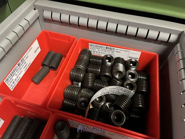 Partij stelschroeven, zwenkwielen en bevestigingsmateriaal - afbeelding 70 van  117