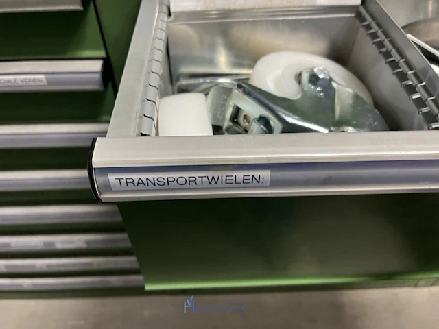Partij stelschroeven, zwenkwielen en bevestigingsmateriaal - afbeelding 90 van  117