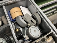 Partij stelschroeven, zwenkwielen en bevestigingsmateriaal - afbeelding 91 van  117