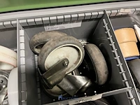 Partij stelschroeven, zwenkwielen en bevestigingsmateriaal - afbeelding 100 van  117