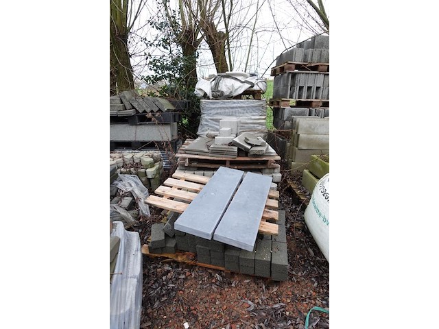 Partij stenen, betonblokken - afbeelding 3 van  8