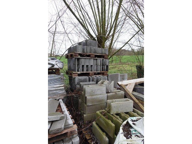 Partij stenen, betonblokken - afbeelding 4 van  8