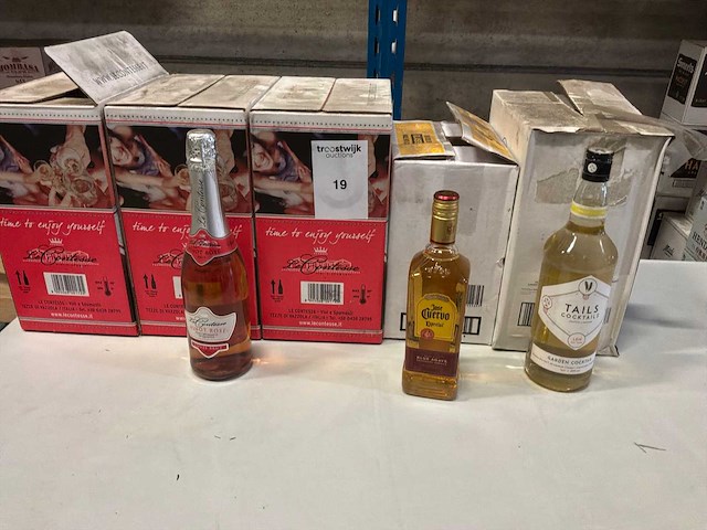 Partij sterke dranken - afbeelding 1 van  3