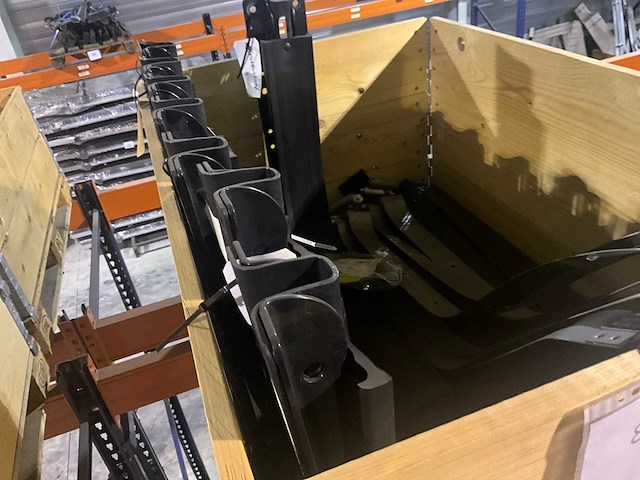 Partij steunen brandstoftanks man (8x) - afbeelding 2 van  8