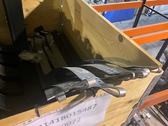 Partij steunen brandstoftanks man (8x) - afbeelding 3 van  8